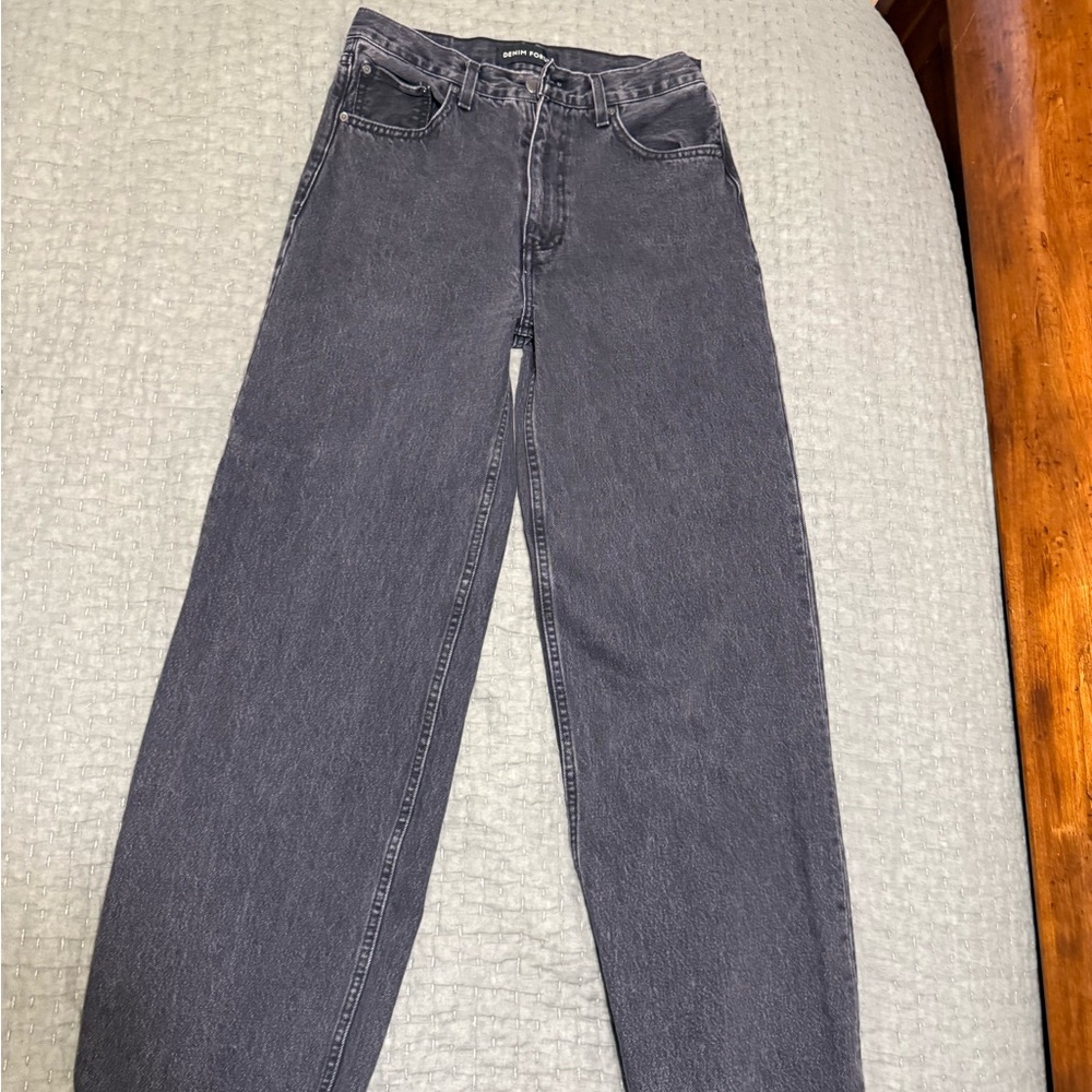Denim Forum 90’s lo-rise baggy wide jeans
From Aritzia